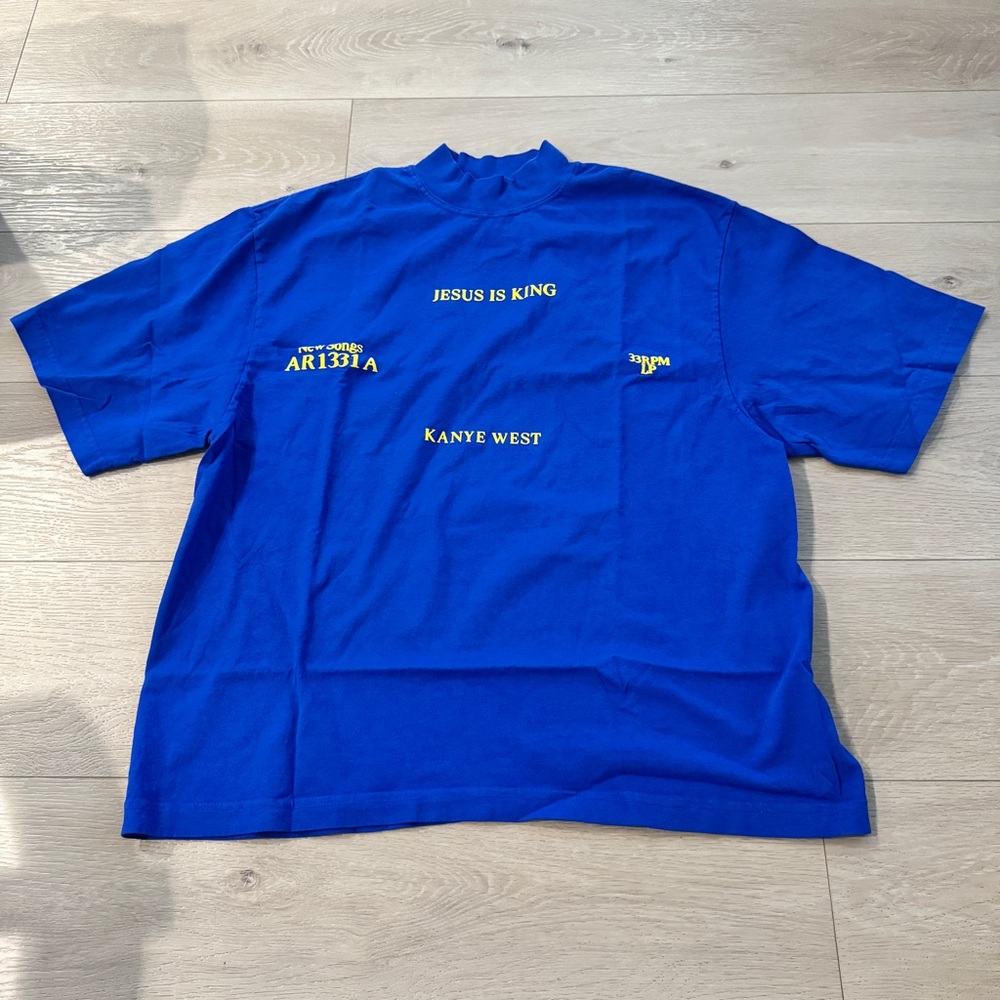 Kanye West Jesus Is King Vintage Boxy Short Sleeve Shirt Royal Yellow Sz. M Men